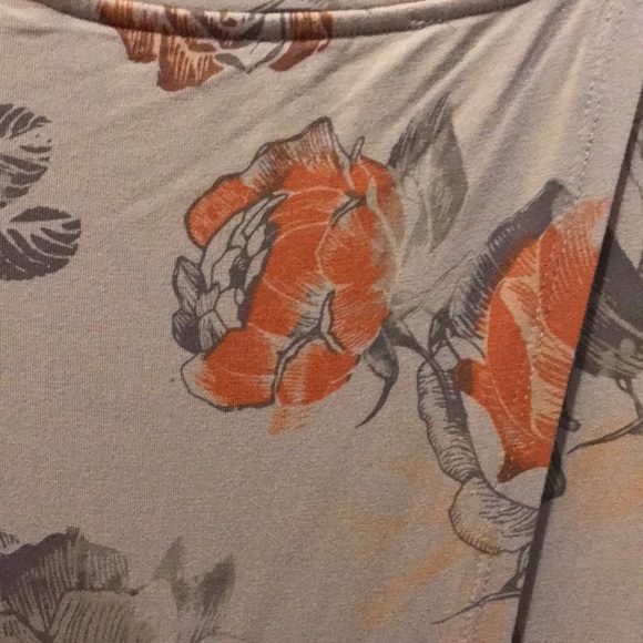 Grey floral top - Picture 3 of 3